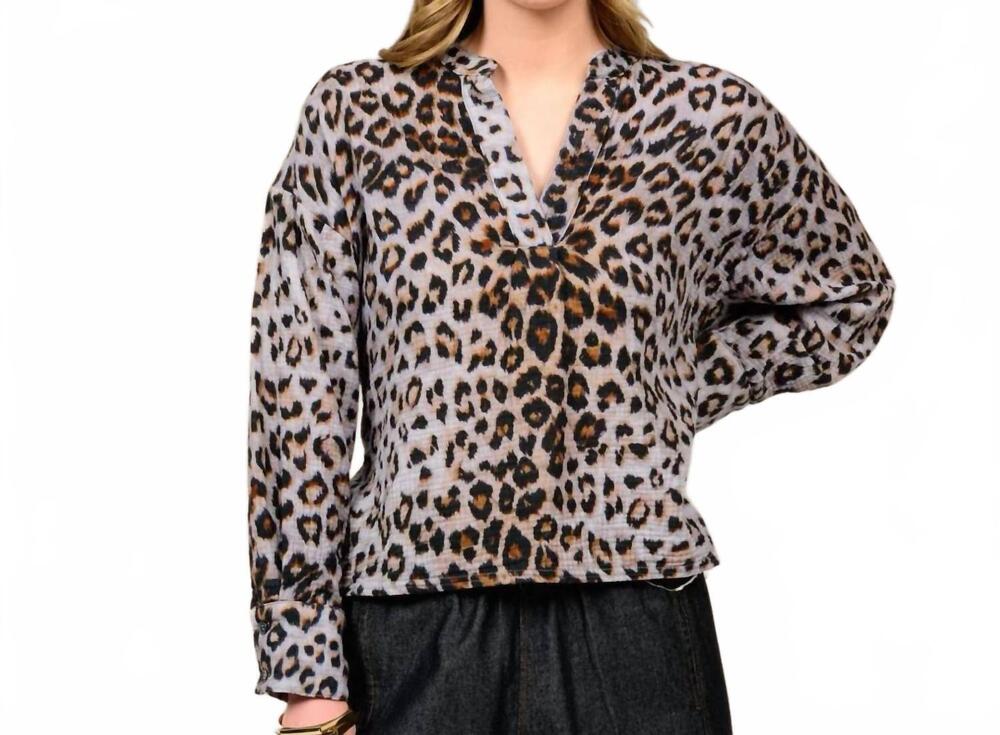 NEW IVY JANE savannah chic popover top in leopard